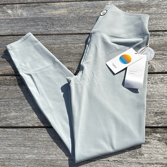 VUORI Chilled Out‎ Legging CHALK BLUE SIZE large NWT Women's Performance - Picture 1 of 7